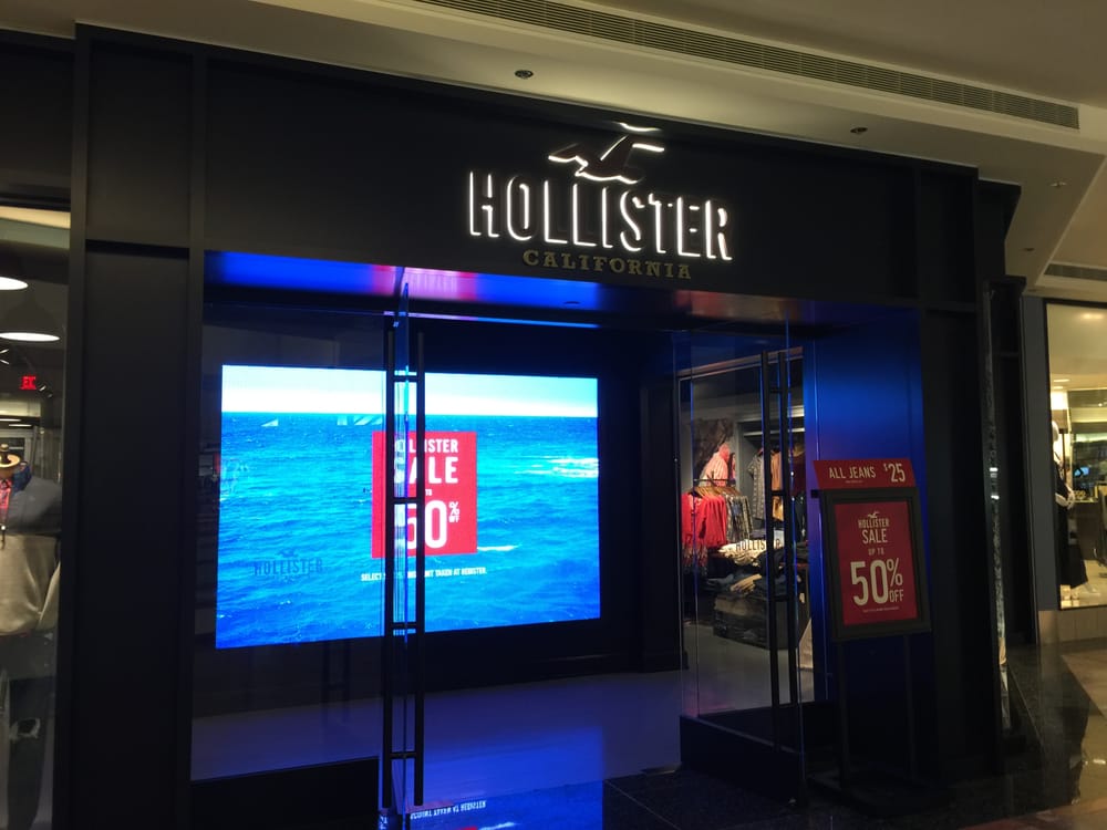 hollister in the mall